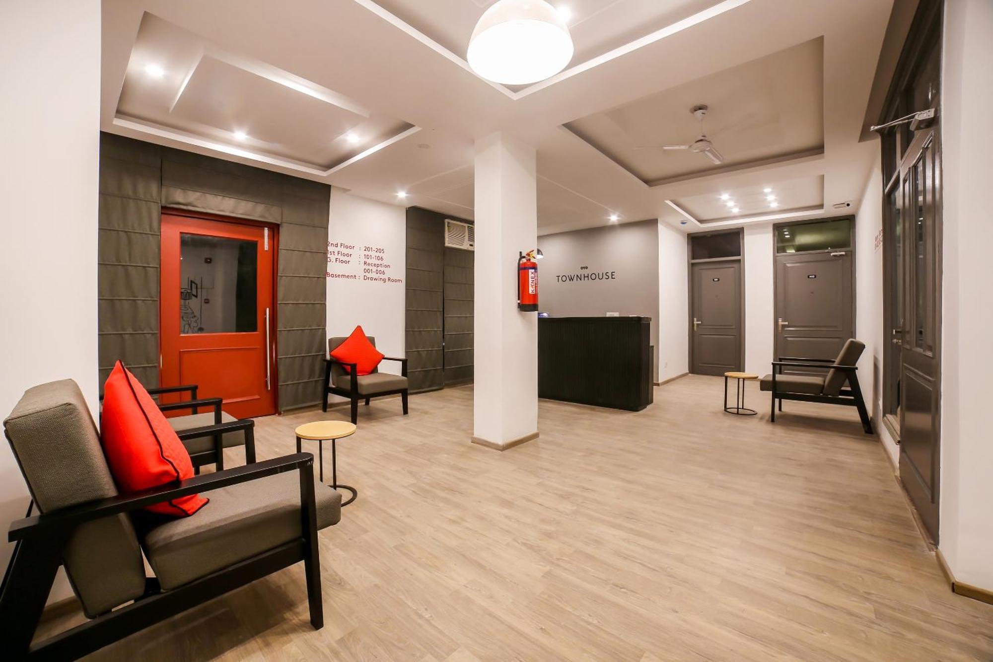 גורגאון Townhouse 330 Dlf Phase-2 Near Leisure Valley Park מראה חיצוני תמונה