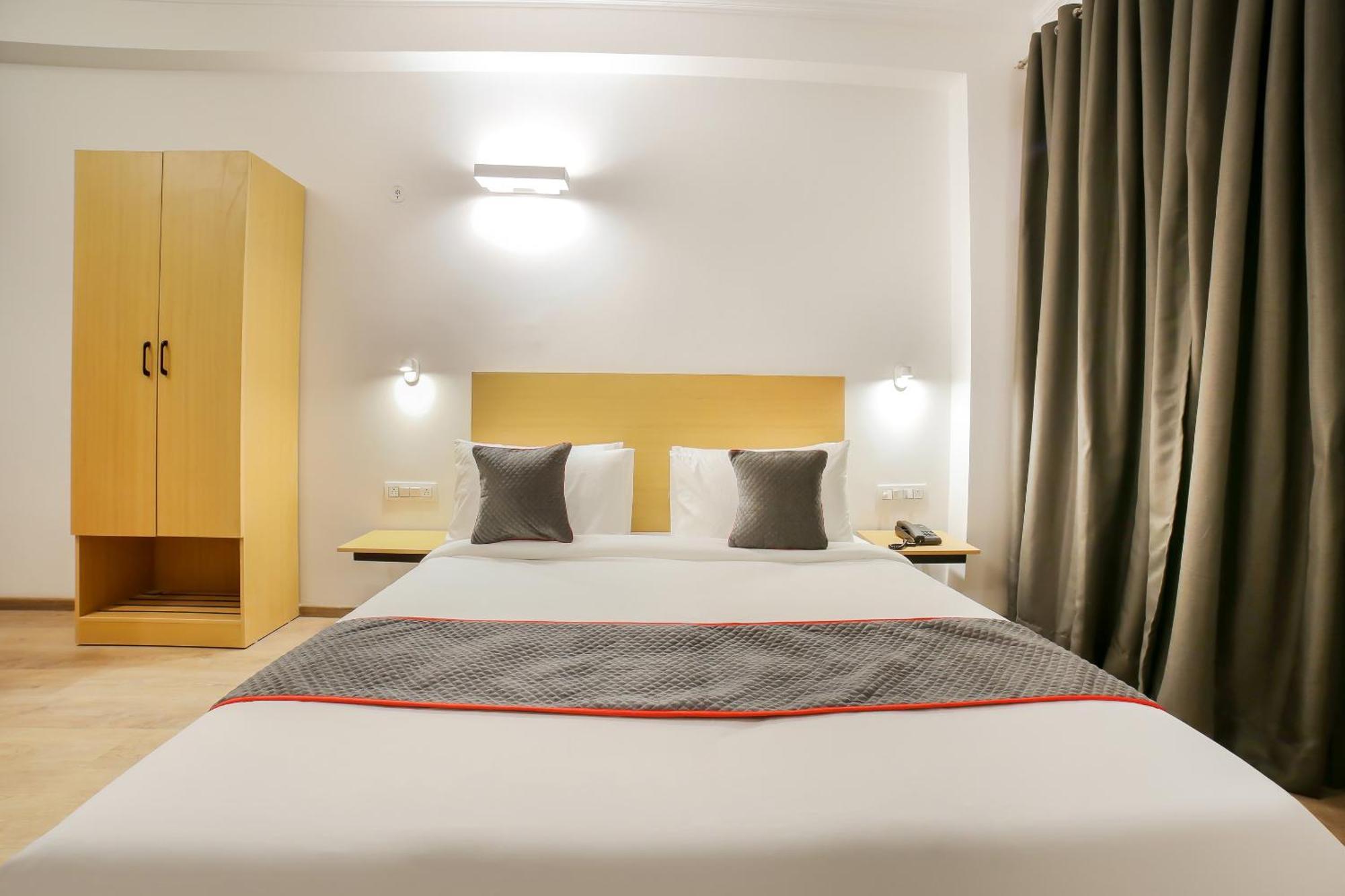 גורגאון Townhouse 330 Dlf Phase-2 Near Leisure Valley Park מראה חיצוני תמונה