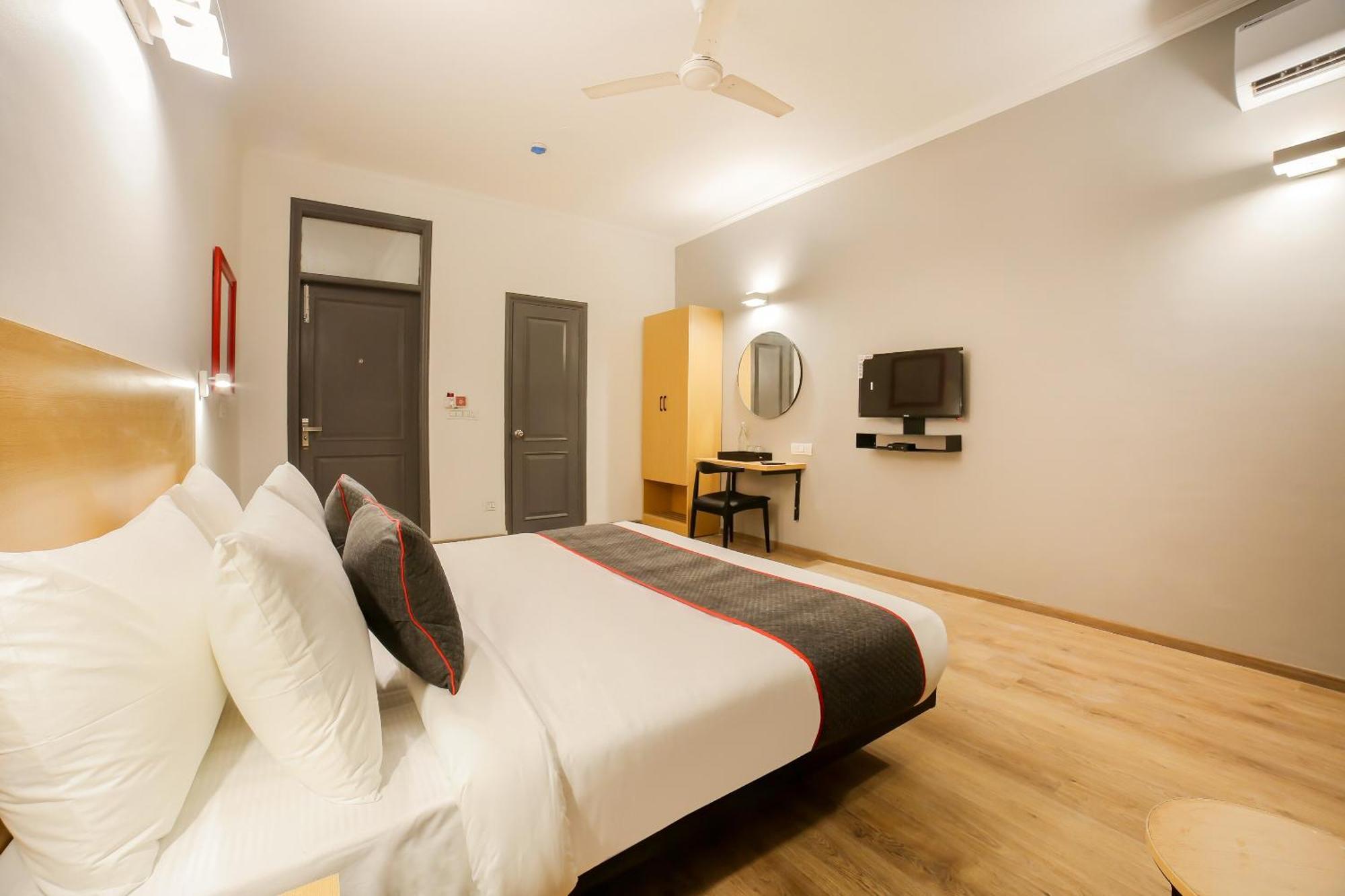 גורגאון Townhouse 330 Dlf Phase-2 Near Leisure Valley Park מראה חיצוני תמונה
