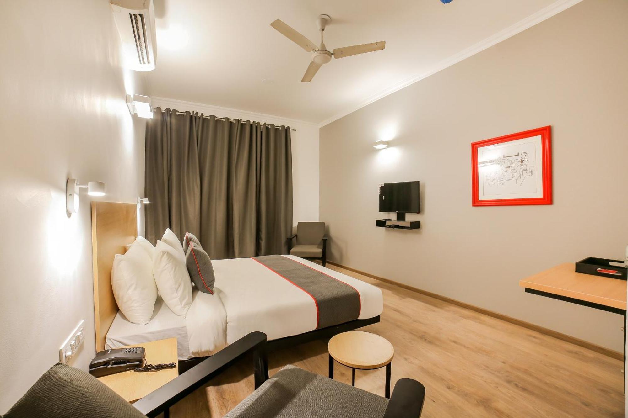 גורגאון Townhouse 330 Dlf Phase-2 Near Leisure Valley Park מראה חיצוני תמונה